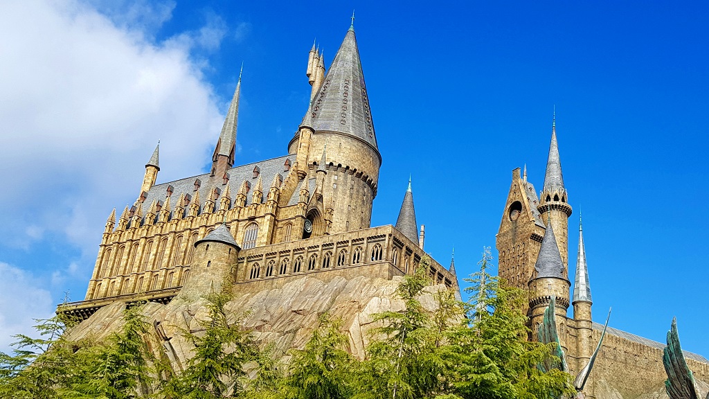 Hogwart's Castle, Harry Potter Universal Studios Japan USJ The Real Japan Rob Dyer