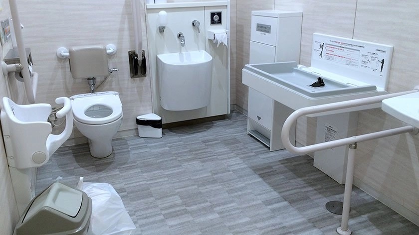 accessible toilet Japan
