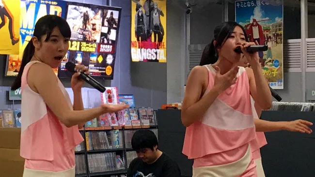 callme instore mini live at Tower Records in Akihabara
