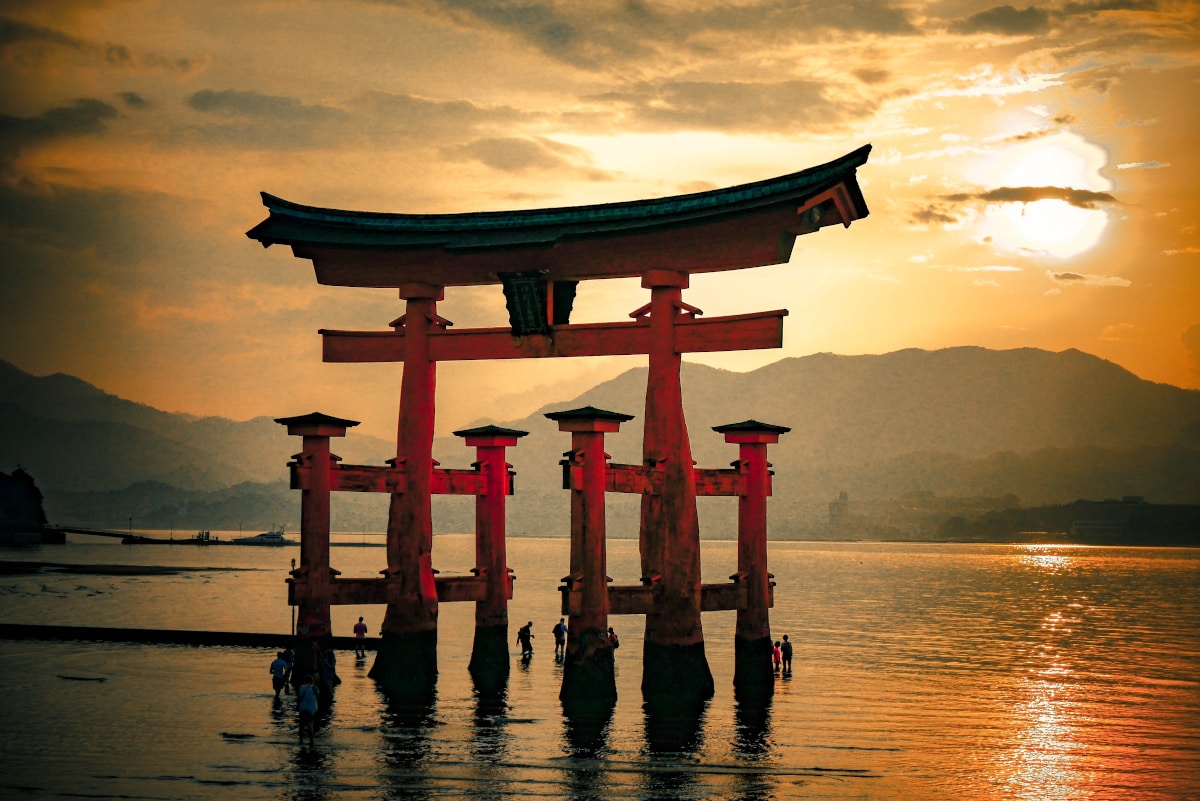 Hiroshima city guide Miyajima The Real Japan Beau Swierstra unsplash