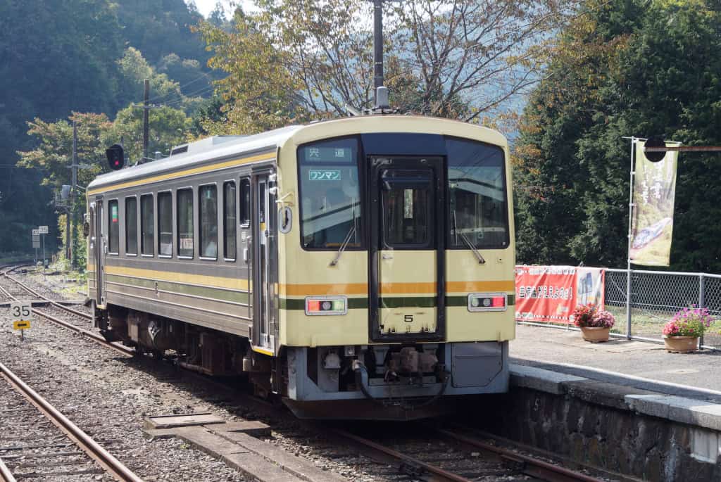 Exploring Japan by train JR West KiHa120 Kisuki Line Bingo Ochiai