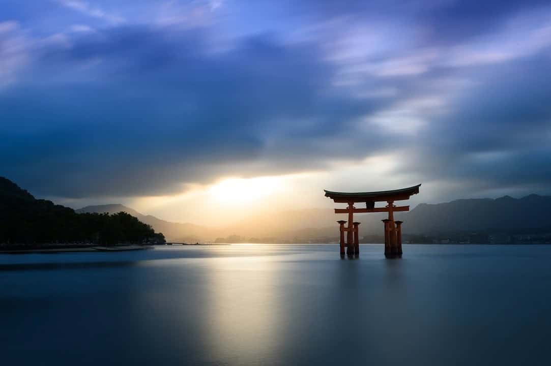 Miyajima tour torii night