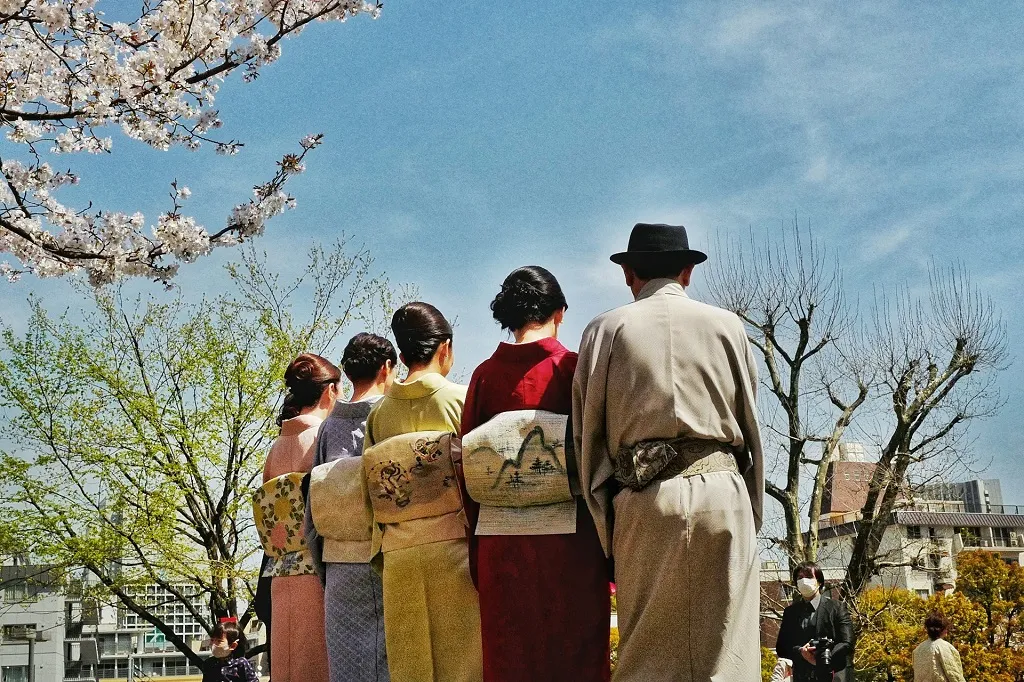 family wearing kimono in tokyo