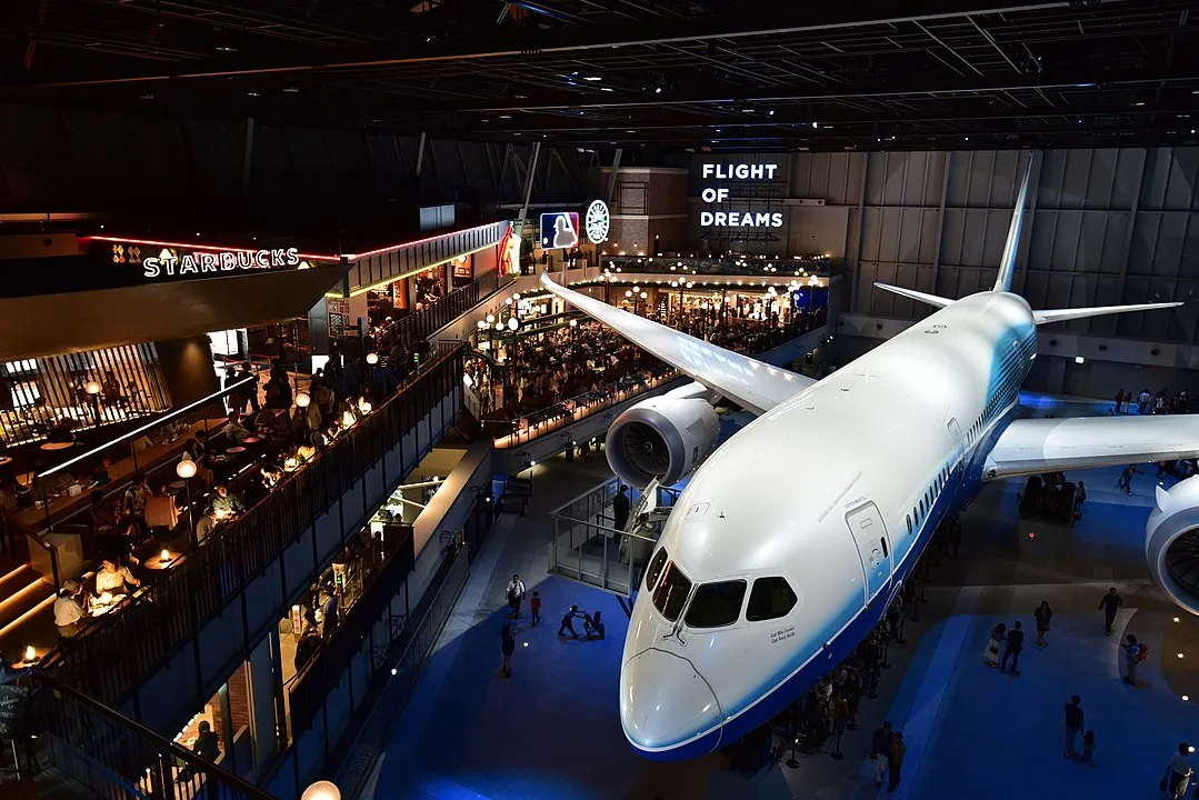 japans-best-airports-chubu-flight-of-dreams-787
