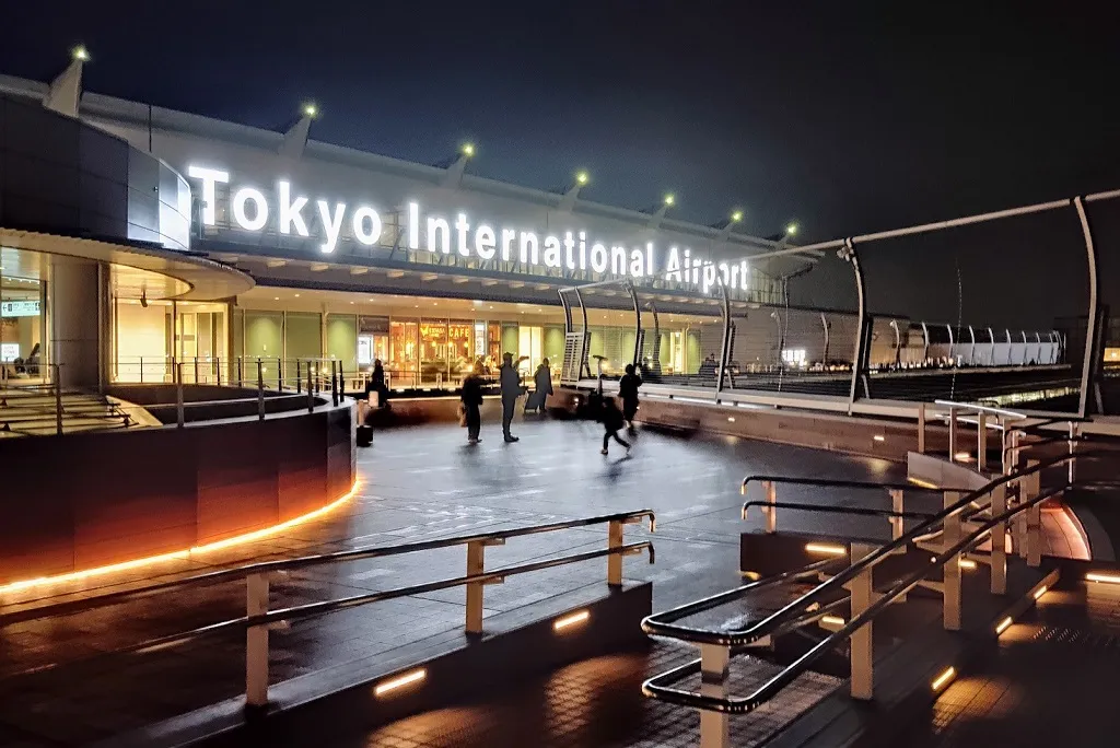 Japans best airports Haneda airport night