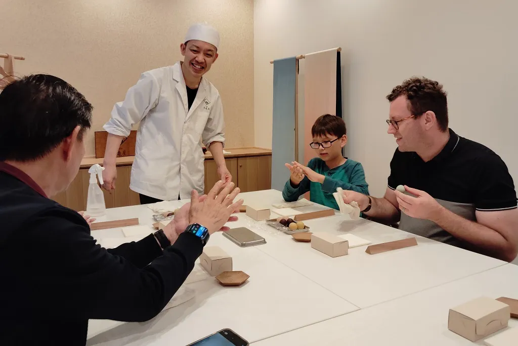 Meet The Locals Tour Kyoto wagashi making Felicity Tillack
