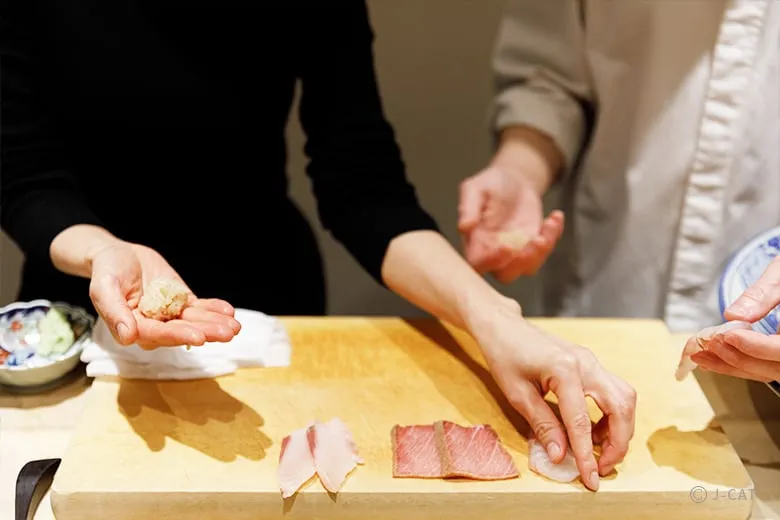 authentic private sushi making experience Tokyo