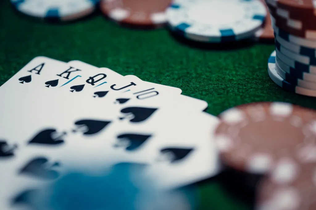 royal-flush-poker-pexels-volkerthimm playing poker in Japan Royal Flush hand